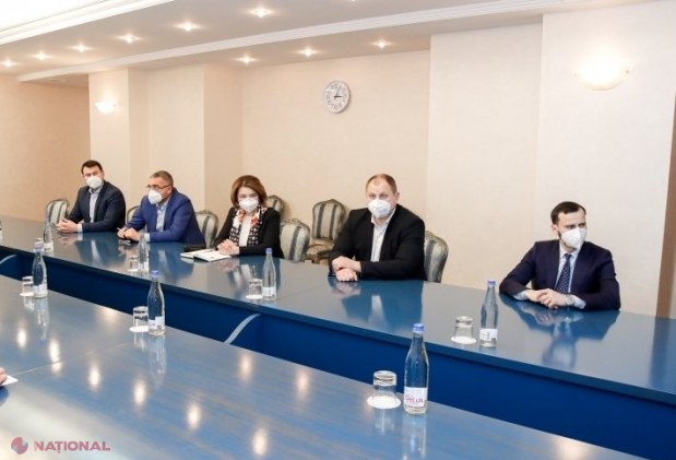 FOTO // Cei mai mari CRITICI ai guvernării au fost chemați de URGENȚĂ la Președinție. Despre ce a discutat Maia Sandu cu Mark Tkaciuk, Ion Chicu, Renato Usatîi sau Vasile Costiuc