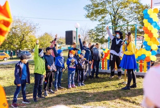 Deputata Platformei Parlamentare „Pentru Moldova”, Eleonora Graur, a amenajat un teren de joacă pentru copii