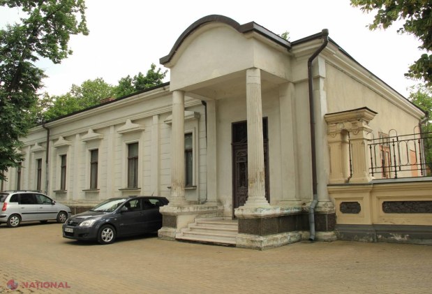 Vila din coasta Parlamentului