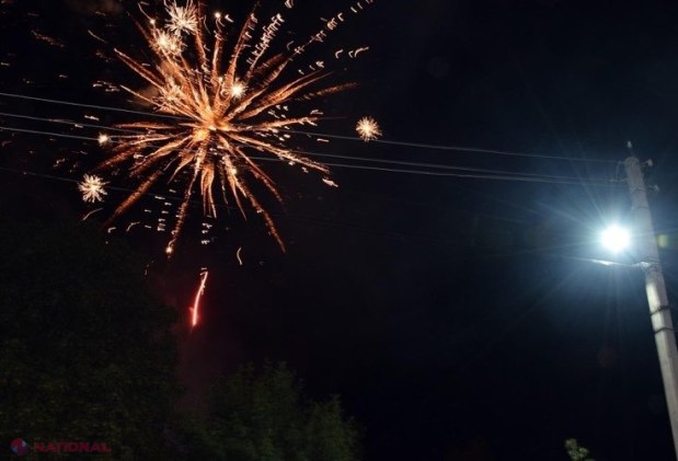 FOTO // În alte două localități din raionul Orhei primarii din echipa lui Ilan Șor au dat în exploatare iluminatul stradal