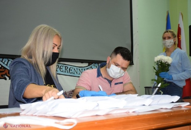 FOTO // Alte 40 de familii din Orhei au beneficiat de indemnizații de 7 000 și 10 000 de lei la inițiativa lui Ilan Șor: „Mii de familii au beneficiat de indemnizații în cadrul acestui program”