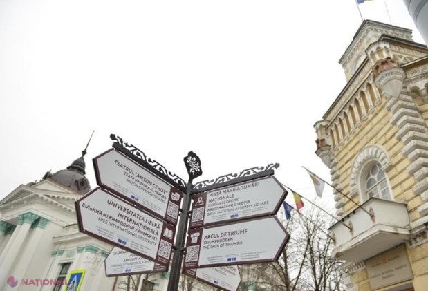 FOTO // Zeci de semne turistice MULTILINGVE în Chișinău: „Vor contribui la dezvoltarea turismului”