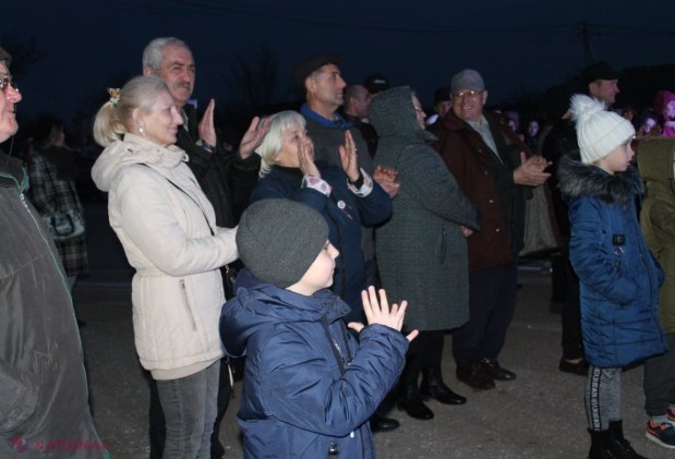 FOTO // Partidul „ȘOR” anunță finalizarea primei etape de ILUMINARE STRADALĂ a orașului Taraclia
