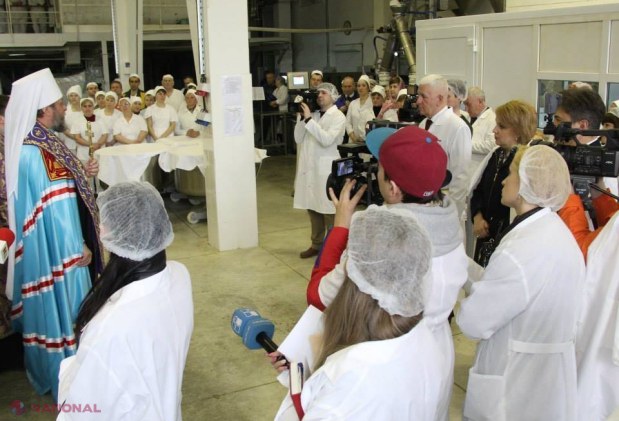 FOTO // Produsele pascale „Franzeluţa” – binecuvântate de Înalt Prea Sfinţitul Mitropolit Vladimir