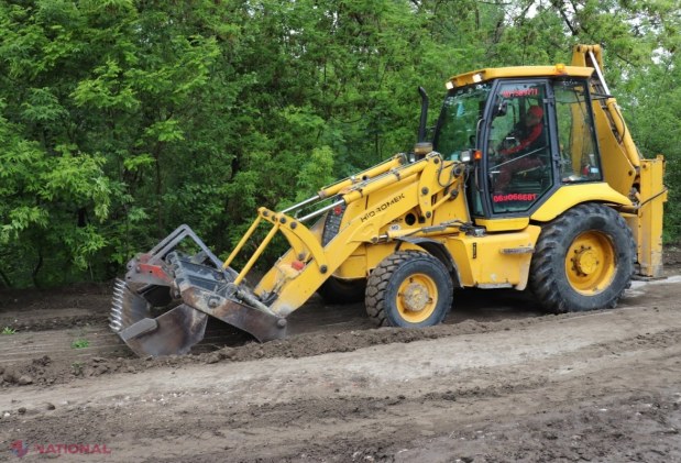 FOTO // În municipiul Orhei continuă RENOVAREA la scară largă a drumurilor: „Ca și restul lucrărilor de renovare a infrastructurii rutiere, facem aceste lucrări din surse proprii”