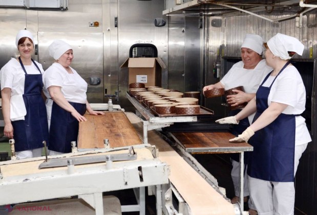 Panettone moldovenesc, după tehnologie italiană! Cozonacii marca SA „Franzeluța” au fost sfințiți de Mitropolitul Vladimir