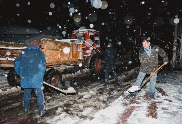 FOTO // Comuna Jora de Mijloc, singura localitate din republică DESZĂPEZITĂ în totalitate