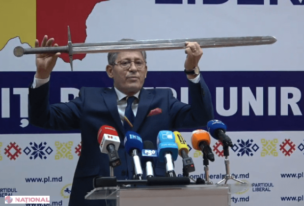 Ghimpu sugerează că președintele Dodon ar fi o MATAHALĂ: „Dodon vrea, vrea, vrea-a-a-a... Președintele nu poate, nu poate-e-e-e...”