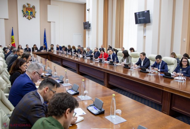 Premierul Recean anunță măsuri cruciale pentru viitorul energetic al R. Moldova: „Avem o viziune clară și facem pași concreți pentru ca cetățenii R. Moldova să aibă mereu gaze și energie electrică la prețuri cât mai mici”