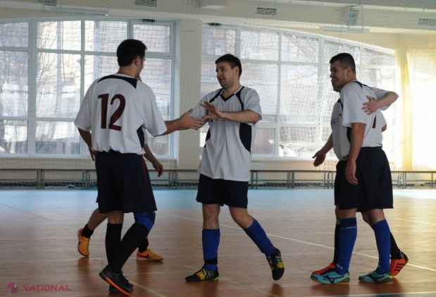 Zece echipe se bat pentru CUPA PRESEI-2017 LA FUTSAL. Prima etapă a fost spectaculoasă