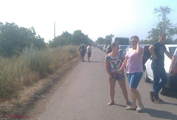 Cetățenii R. Moldova dau BUZNA în Ucraina. Cozi KILOMETRICE la vamă