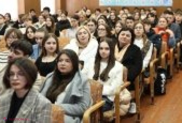 Elevi din toată R. Moldova, premiați la Olimpiada Republicană de Limbi Străine 2025