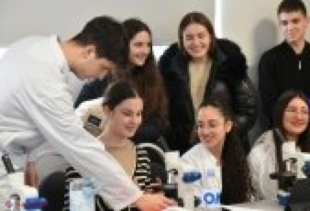 Mii de elevi din Ialoveni, Nisporeni, Orhei și Strășeni explorează universitățile modernizate ale Republicii Moldova în cadrul campaniei „Învață în Moldova”