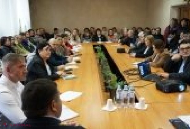 Ministrul Educației, Dan Perciun, dezbate priorități esențiale cu directorii din Nisporeni pentru îmbunătățirea sistemului educațional