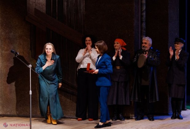 Maia Sandu omagiază artiștii teatrului de Ziua Mondială a Teatrului și decernează titluri de onoare la Bălți