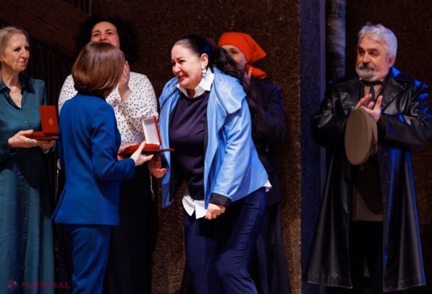 Maia Sandu omagiază artiștii teatrului de Ziua Mondială a Teatrului și decernează titluri de onoare la Bălți