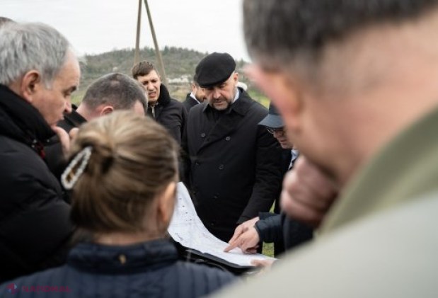 Viceprim-ministrul Vladimir Bolea și oficiali din România examinează modernizarea stației feroviare Prut 2 pentru eficientizarea transportului de marfă
