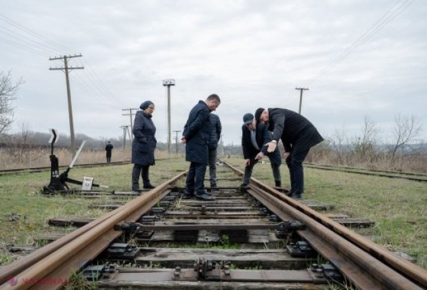 Viceprim-ministrul Vladimir Bolea și oficiali din România examinează modernizarea stației feroviare Prut 2 pentru eficientizarea transportului de marfă