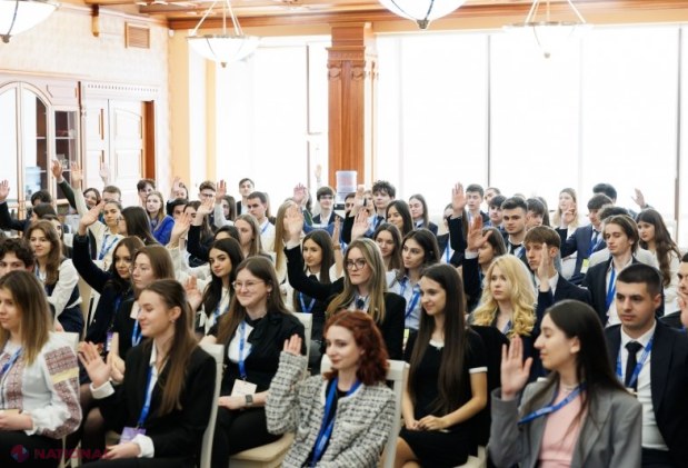 Maia Sandu inspiră tinerii să se implice activ în drumul european al Moldovei, într-o sesiune de dialog la Președinție