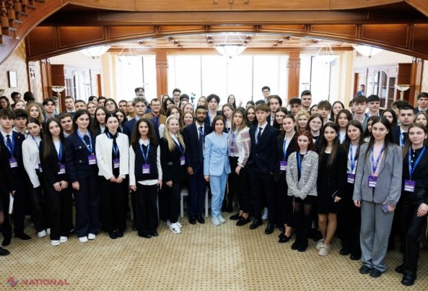 Maia Sandu inspiră tinerii să se implice activ în drumul european al Moldovei, într-o sesiune de dialog la Președinție