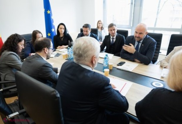 Mărfuri transportate cu trenul pentru a diminua poluarea, electrificarea liniei feroviare Ungheni - Chișinău sau modernizarea parcului auto: Soluții privind aplicarea acquis-ului climatic al UE, discutate la Chișinău de reprezentanți ai Comisiei Euro