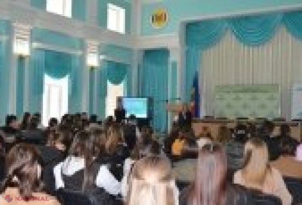 Campania „FII PRO! Alege să fii profesor!” susține viitorii dascăli din întreaga țară