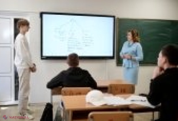 Peste 6 000 de elevi din clasa a IX-a se pregătesc pentru examenul național prin Programul Național de Remediere la Matematică