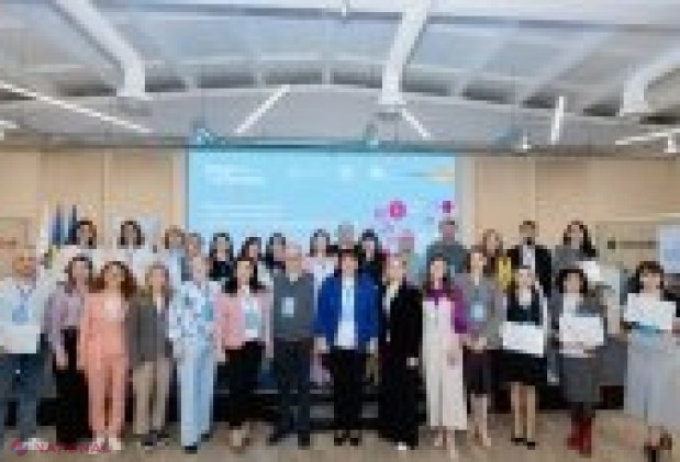 Profesori recunoscuți ca ambasadori digitali, premiați la conferința națională despre inteligența artificială în educație