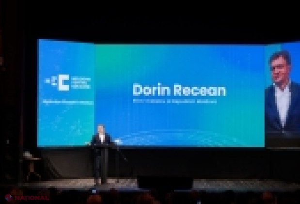 Dialoguri despre educație: Cum se îmbină algoritmii și umanitatea în şcolile moderne?