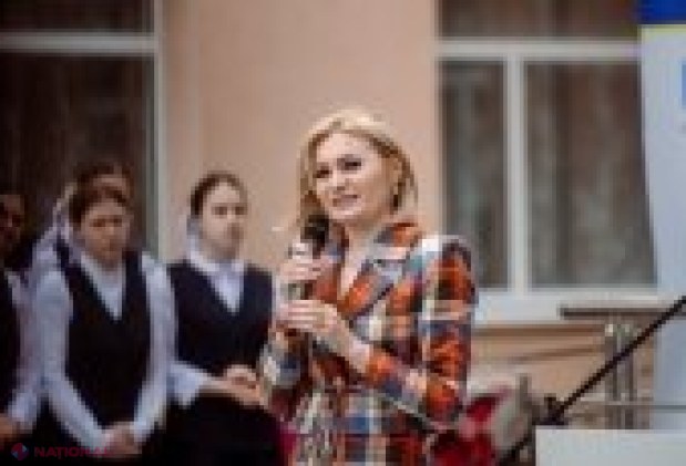 Profesorii și elevii din Cârnățeni, raionul Căușeni, se bucură de o curte școlară renovată după 35 de ani, cu sprijinul Uniunii Europene și al comunității