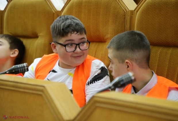 Elevii moldoveni explorează Președinția prin programul „Excursia Europeană” lansat de Guvern