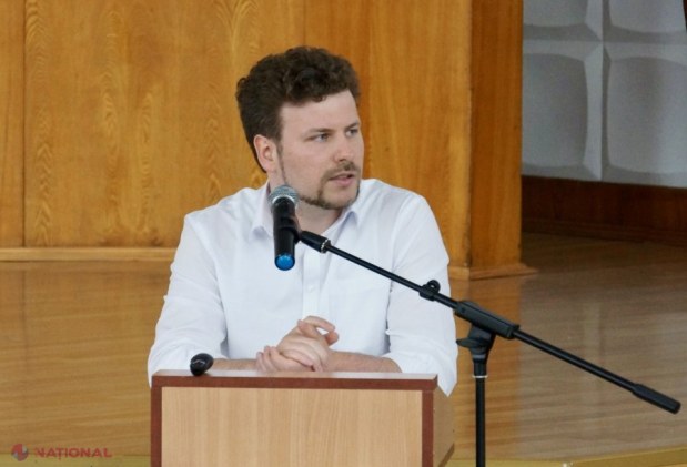 Ministrul Educației Dan Perciun militează pentru debirocratizare și investiții majore în școlile din Ocnița, cu mențiuni speciale pentru noul curriculum și programele de formare ale cadrelor didactice.