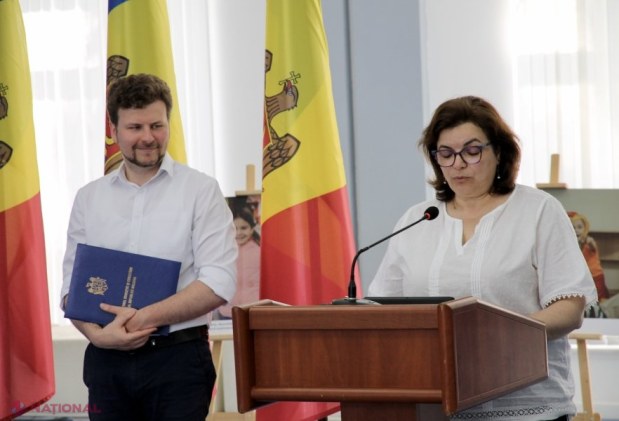 Programul „Citește-mi 100 de povești” aduce 56.000 de cărți noi în grădinițele din Moldova, susținând lectura de la vârste fragede.