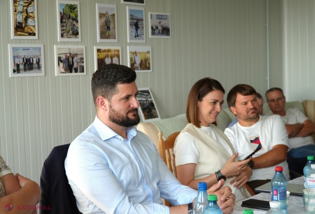 Miniștrii Energiei și Agriculturii discută cu agricultorii din Costești despre agrovoltaice și biogaz