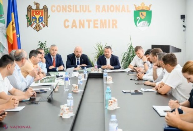 Viceprim-ministrul Vladimir Bolea evaluează progresul lucrărilor feroviare Prut–Fălciu: 550 metri de cale deja montați