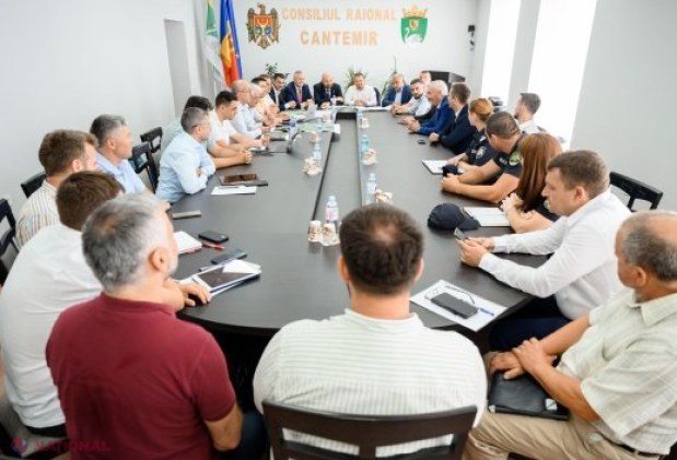 Viceprim-ministrul Vladimir Bolea evaluează progresul lucrărilor feroviare Prut–Fălciu: 550 metri de cale deja montați