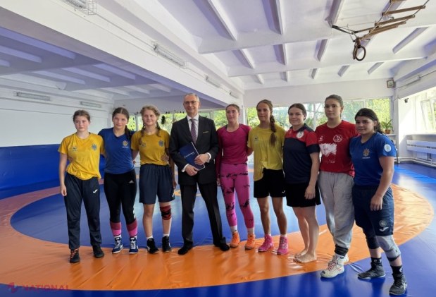 Saltea de antrenament modernă pentru viitoarele campioane de lupte de la Liceul Sportiv din Chișinău datorită Moldindconbank