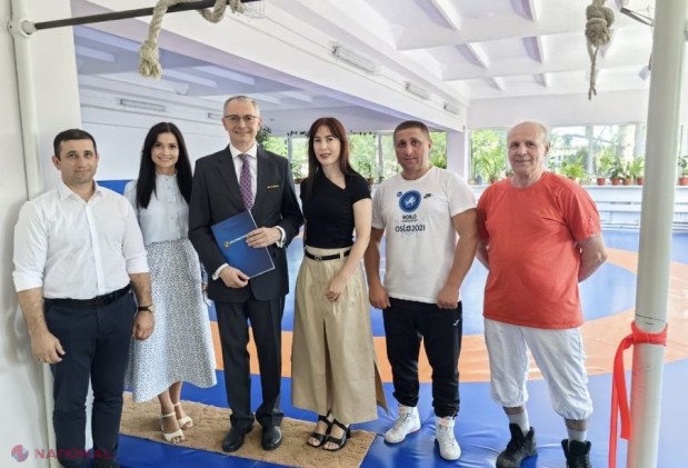 Saltea de antrenament modernă pentru viitoarele campioane de lupte de la Liceul Sportiv din Chișinău datorită Moldindconbank