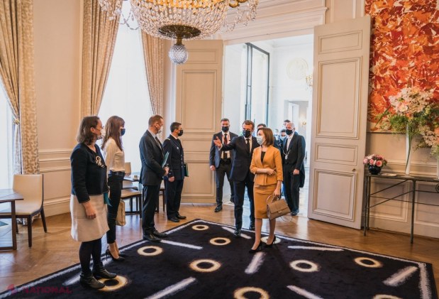 FOTO // Cum a fost ÎNTÂMPINATĂ Maia Sandu la Palatul Elysee de către Emmanuel Macron. Igor Dodon nici nu visa la așa ceva când era președinte