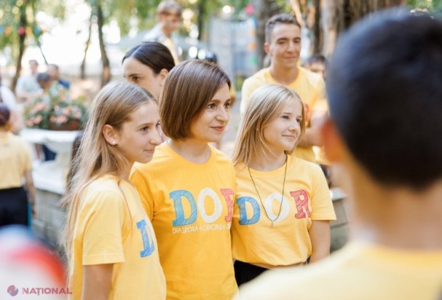 Maia Sandu se întâlnește cu tinerii din diaspora la tabăra DOR de Ziua Internațională a Tineretului