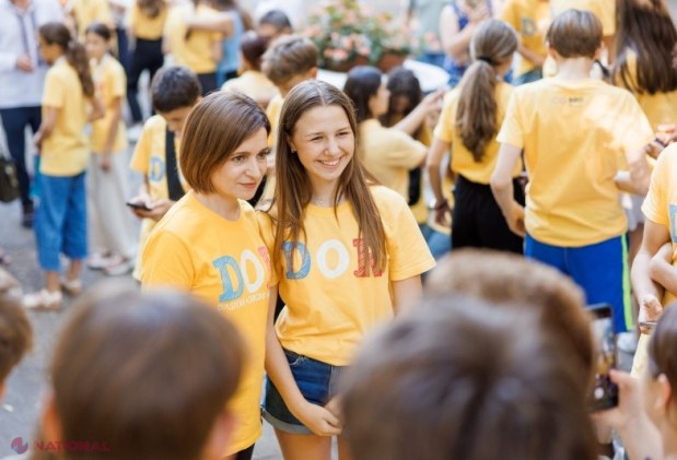 Maia Sandu se întâlnește cu tinerii din diaspora la tabăra DOR de Ziua Internațională a Tineretului