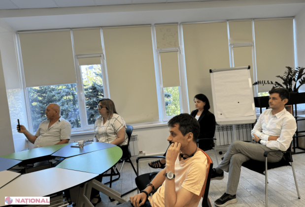 Profesorii moldoveni își dezvoltă competențele tehnologice prin programul inovator EmpowerEd lansat la Chișinău
