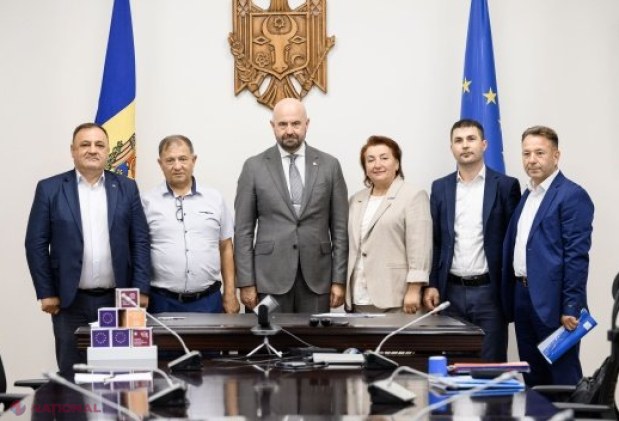 Primarii și Agențiile de Dezvoltare Regională semnează primele contracte pentru proiecte care transformă comunitățile din întreaga țară