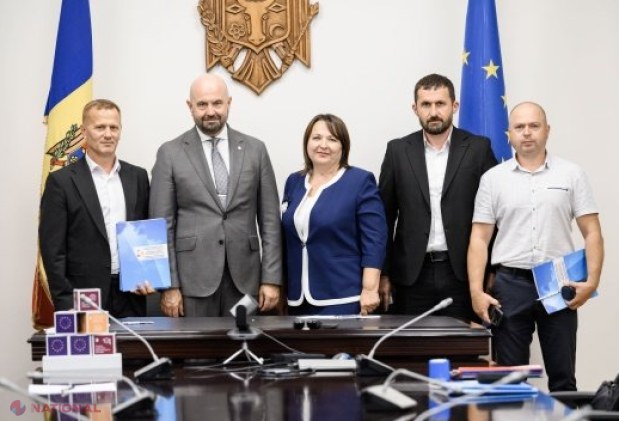 Primarii și Agențiile de Dezvoltare Regională semnează primele contracte pentru proiecte care transformă comunitățile din întreaga țară