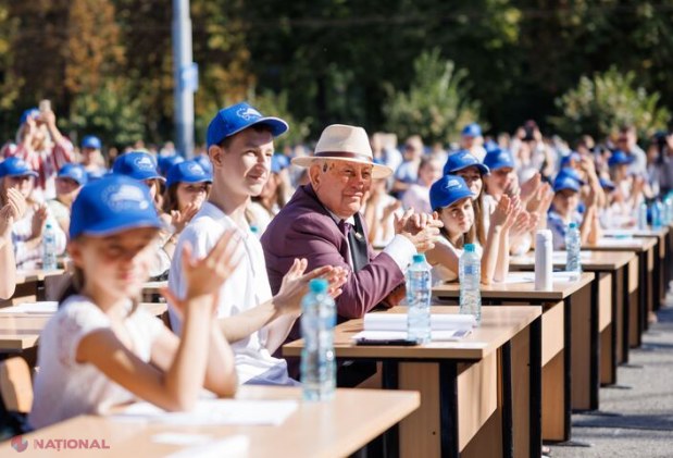 Maia Sandu și Nicușor Dan, uniți de limba română la Marea Dictare Națională de la Chișinău