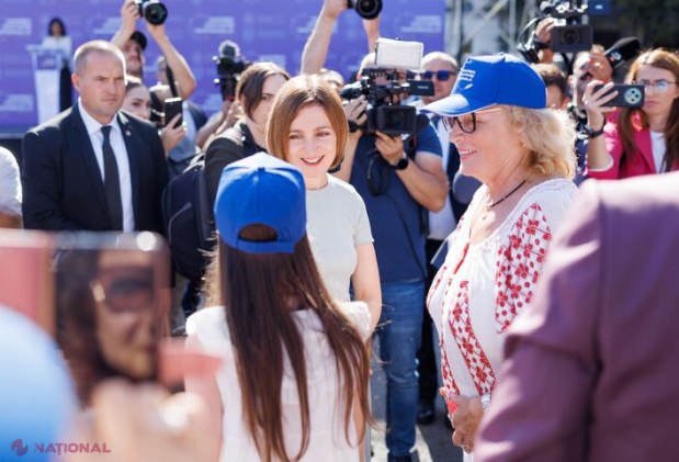 Maia Sandu și Nicușor Dan, uniți de limba română la Marea Dictare Națională de la Chișinău