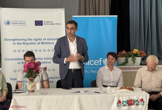 Sprijin educațional pentru elevii romi din Mingir: ghiozdane și rechizite noi pentru un viitor mai bun