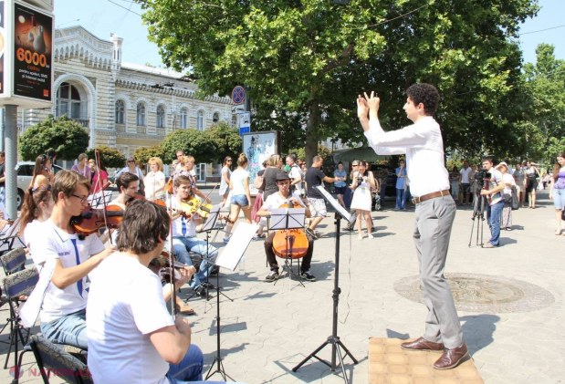 FOTO // Dirijori pentru o zi! Vezi ce experiență TRĂSNITĂ au avut mai mulți chișinăueni azi