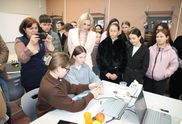 Conexiunea dintre educație și inovație: Peste 1.700 de elevi din nordul Moldovei beneficiază de noile FabLab-uri pentru dezvoltarea abilităților STEAM