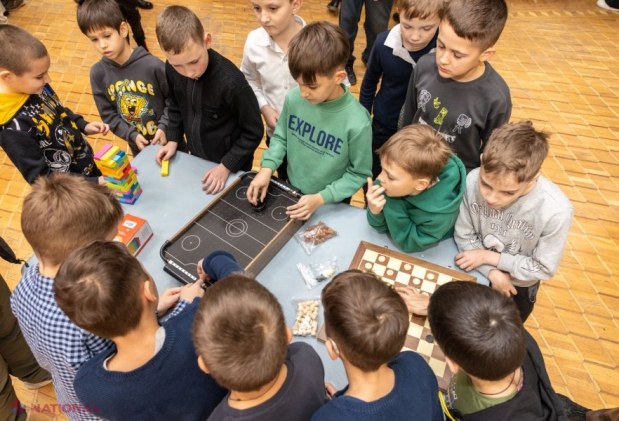 Teatrul de Păpuși „Licurici” unește peste 300 de copii, inclusiv refugiați, prin activități de coeziune socială